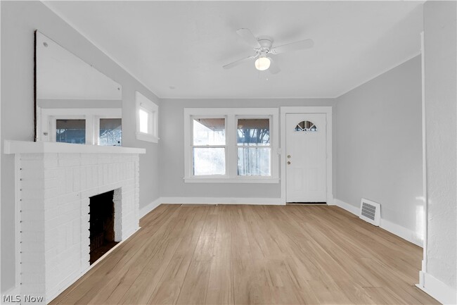 Photo - 1145 E 167th St