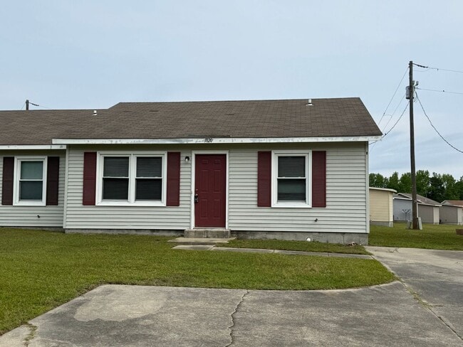 Building Photo - Nice 2 bedroom, 1 bath duplex