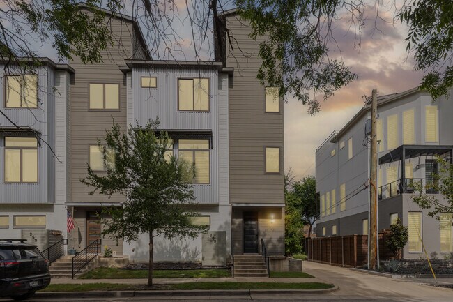 Photo - 263 Currie St Townhome