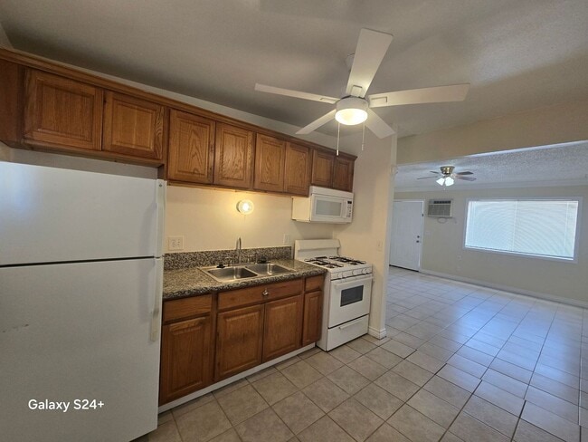 5826 Ocotillo Ave Unit Ocotillo Ave Apt 5828