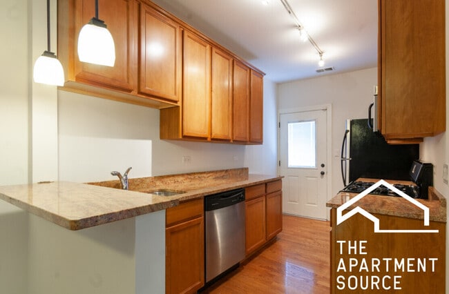 Photo - 3437 N Lakewood Ave Unit 2