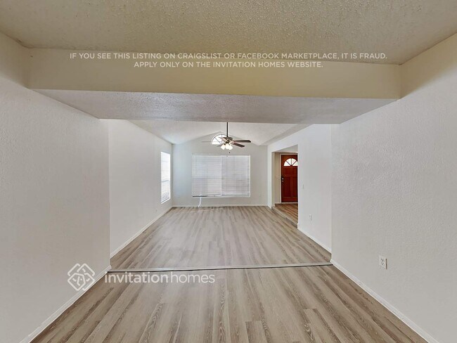 Photo - 501 N Red Rock St