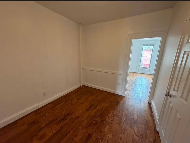 Photo - 981 Hancock St Unidad 3