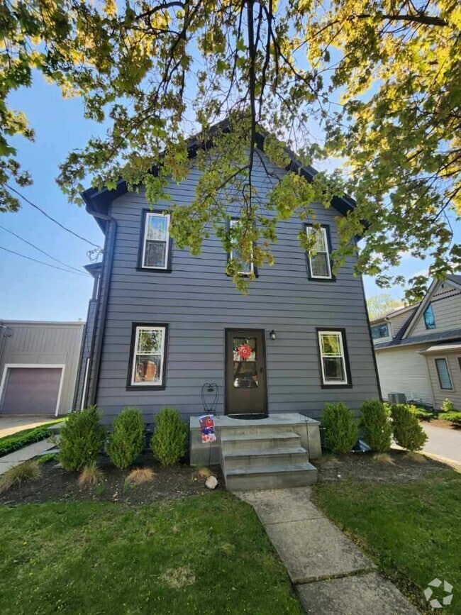 Building Photo - 51 Seymour Ave Rental