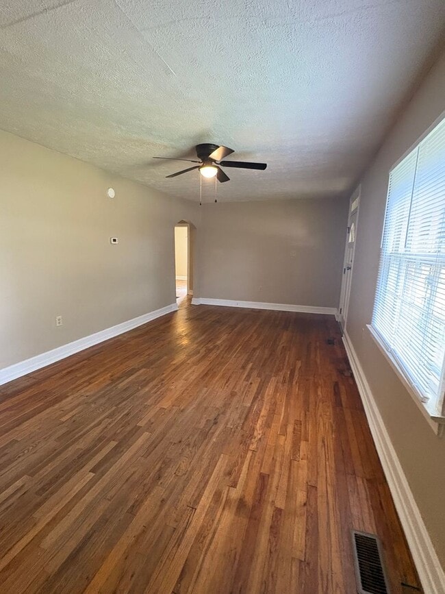 Photo - 2 Bed 1 Bath Single Family Brick Home!