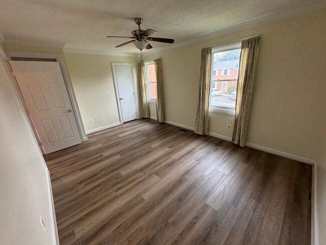 Photo - 109E Davis Ave SW