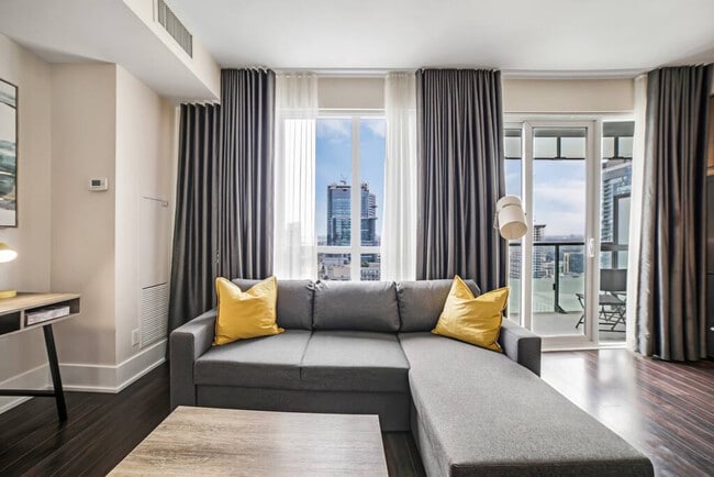 Photo - 320 Front St W Unit ID1050772P