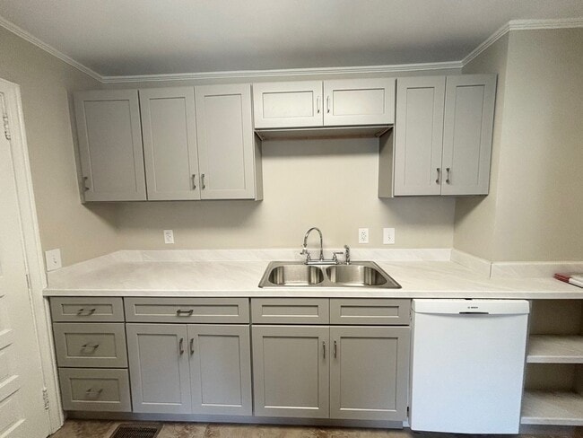 Photo - 3 Bedroom 1 Bath Home in Rosewood