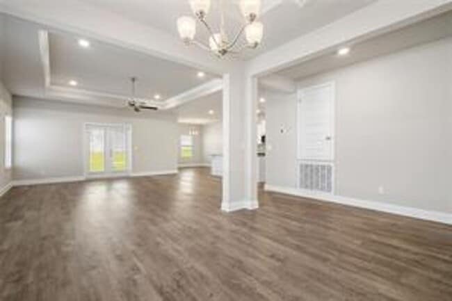 Photo - 4 Bedroom in West Mobile, Only a Few Years Old