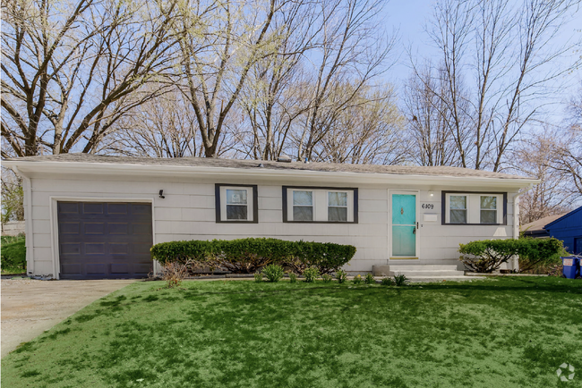 Building Photo - Cozy ranch style home!