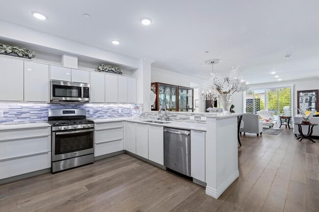 Photo - 5253 Vantage Ave Unidad #202