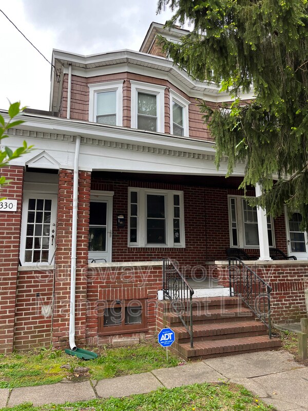 Photo - 330 Hillcrest Ave