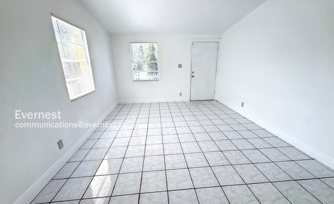 Photo - 1906 E 98th Ave