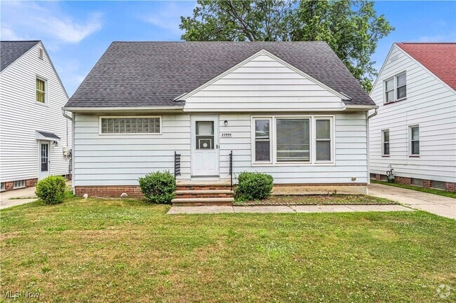 Building Photo - 23900 Puritan Ave Rental