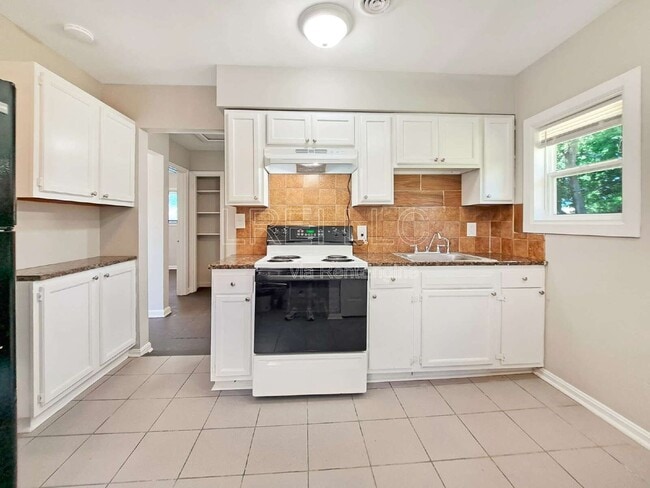 Photo - 3219 Wilkie Rd