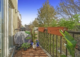 Photo - 1118 W Washburne Ave Unit 301