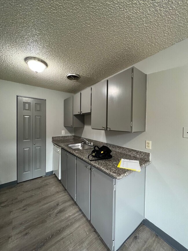 Photo - Stark Street Crossing