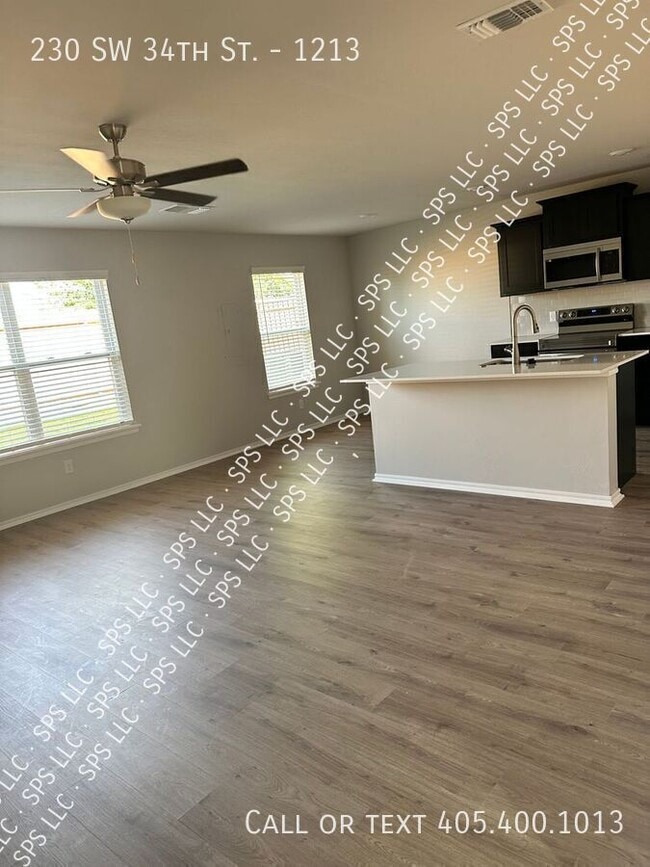 Photo - 230 SW 34th St