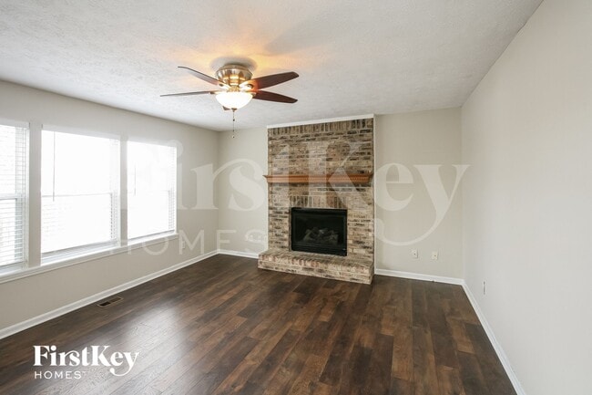 Photo - 902 Hearthside Ct
