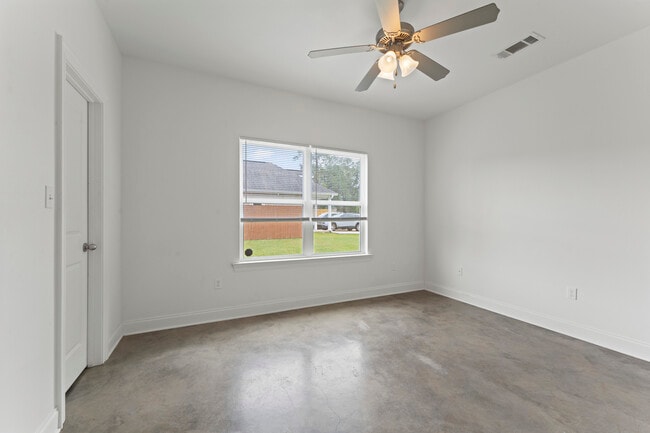Photo - 209 S Laurel St