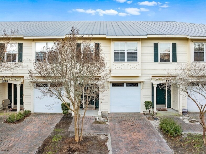 229 Mattie M Kelly Blvd