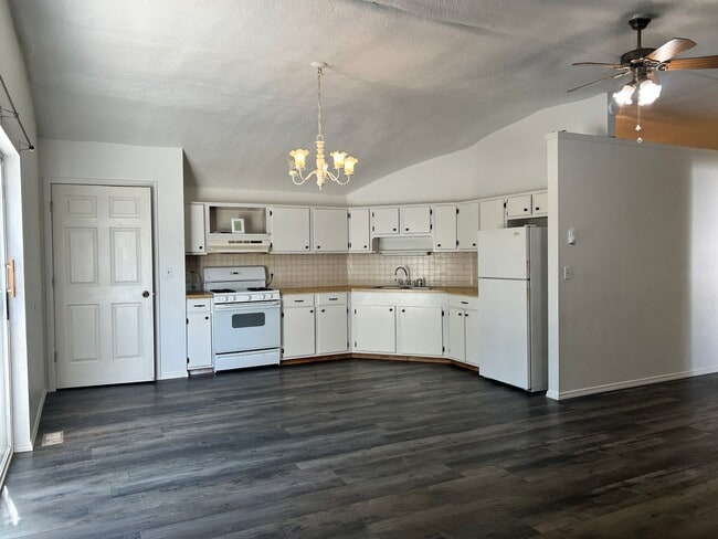 Photo - 576 3 Skalkaho Hwy Unit 576 Skalkaho Highway,  #2