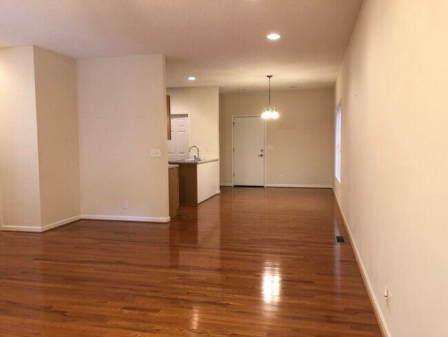 Photo - 211 Allison Ln