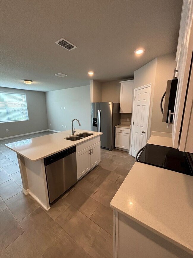 Photo - 431 Legacy Lp