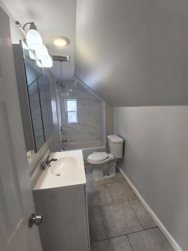 Photo - 223 Cator Ave Unidad 3