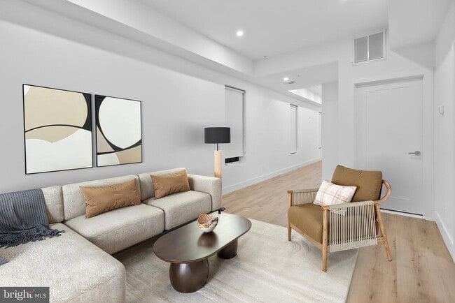 Photo - 5230 Georgia Ave NW Unidad 307