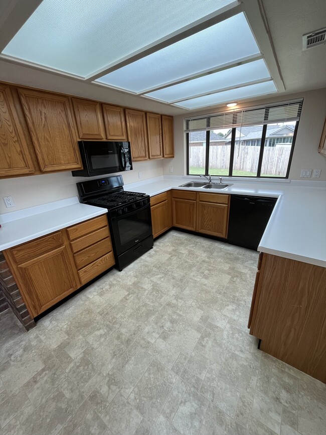 Photo - 1404 Bois D Arc Dr