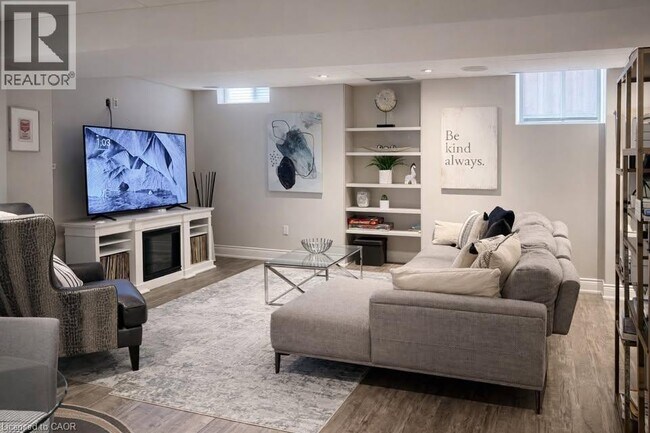 Photo - 170 Humphrey St