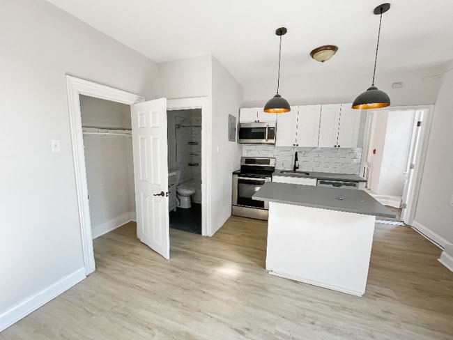 Photo - 5145 Pine St Unidad 3A