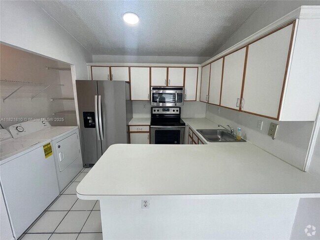 Building Photo - 7655 SW 153rd Ct Rental