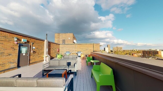 Photo - 860 Blackthorne