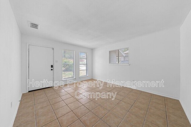 4942 Driskill St