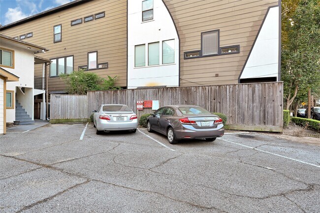 Photo - 1607 Welch St Unit 5