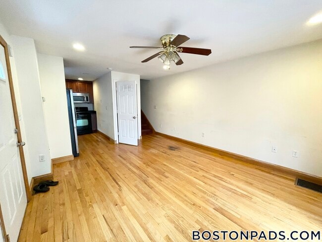 Photo - 241 W 3rd St Unit 2