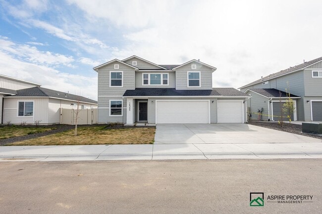 Building Photo - Brand New 5 Bed 3 Bath home 2600sf+ and a 3 car garage