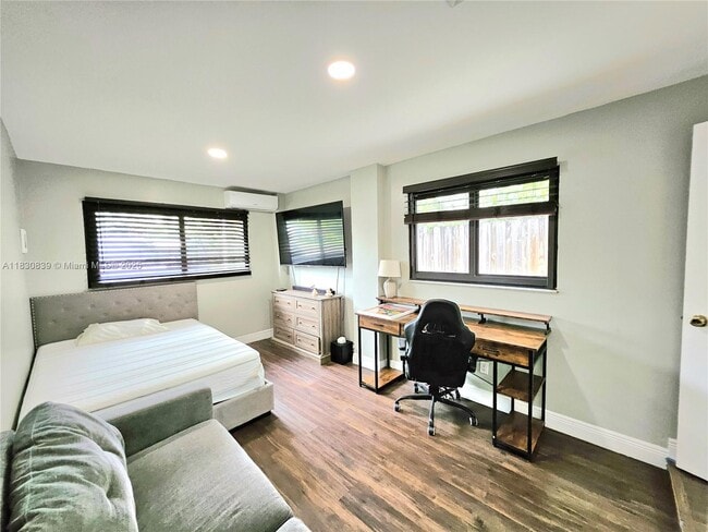 Photo - 1728 NE 17th Terrace Apartment Unit 0