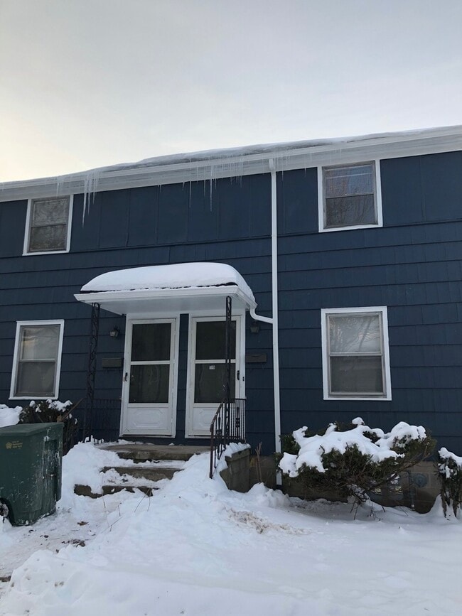 Building Photo - 103-105 Hampden Rd Unit 103