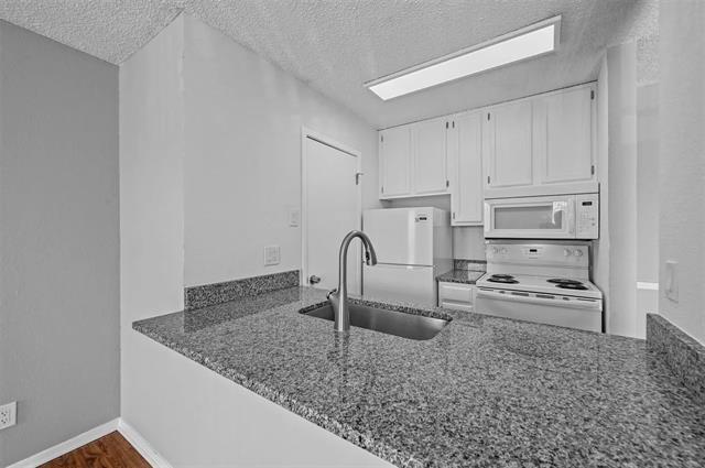 Photo - 1810 N Garrett Ave Unit 206