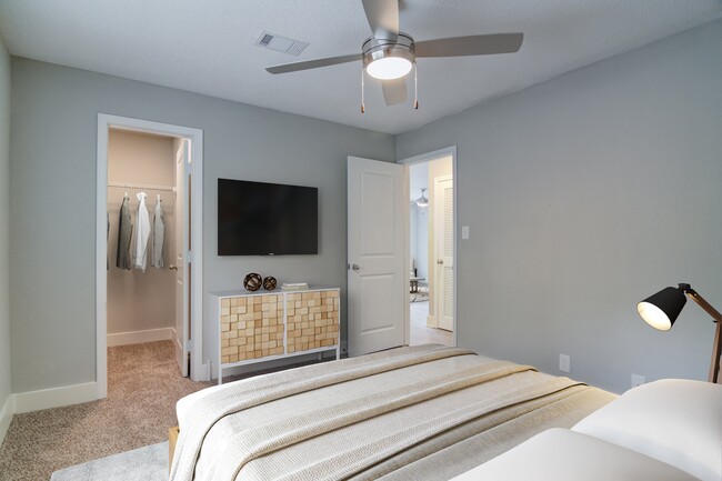 Photo - Eastlake Gardens