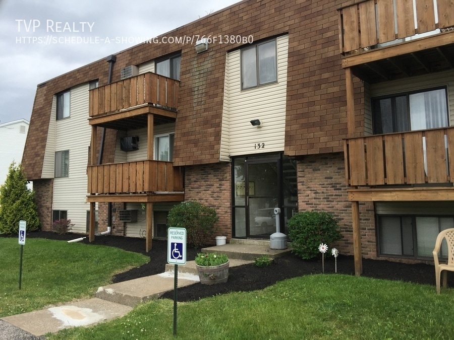 Photo - 128 Fox Hill Ln