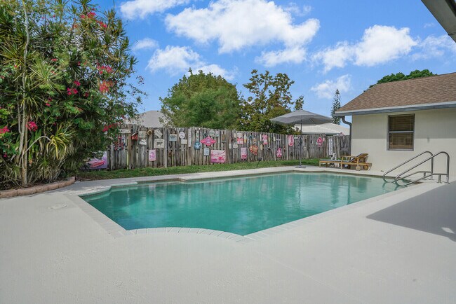 Photo - 13834 Geranium Pl