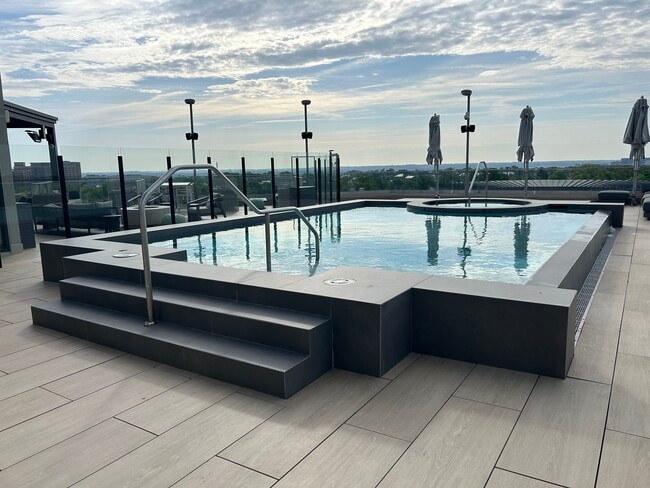 Photo - 1021 N Garfield St Unidad 114