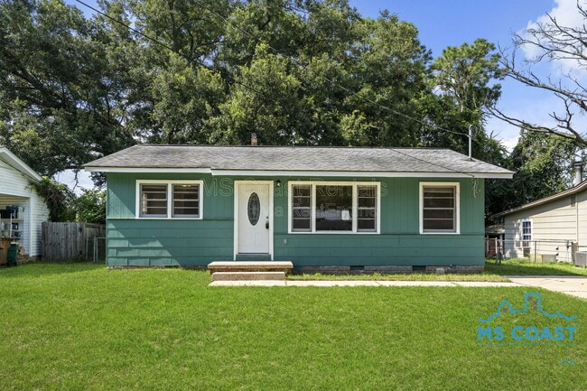 Building Photo - 2050 North Dr