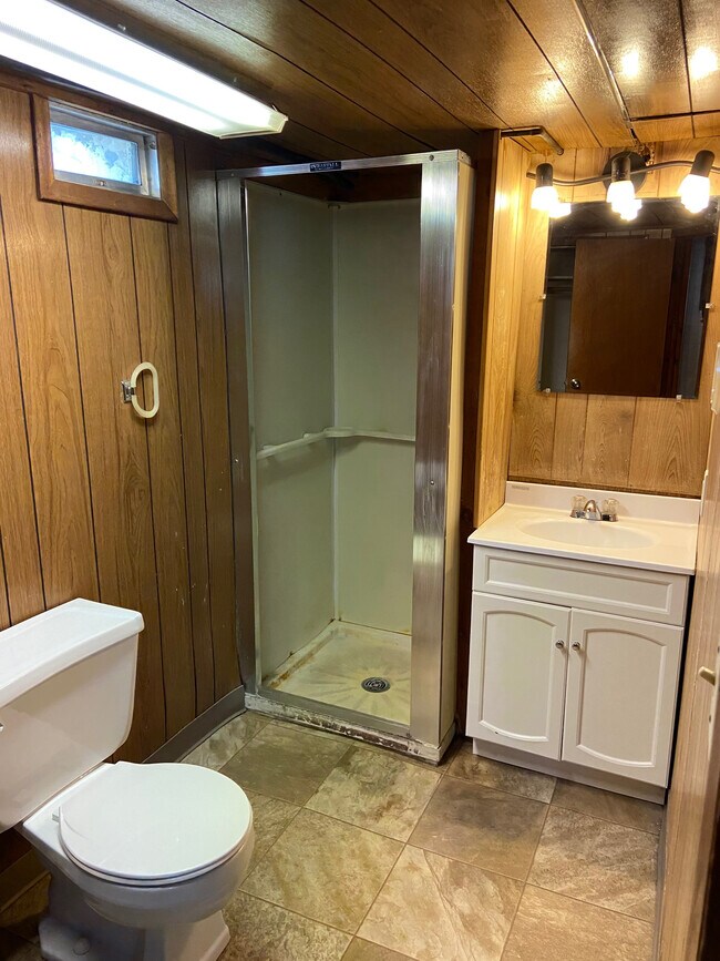 Photo - 406 1/2 4th Ave SE