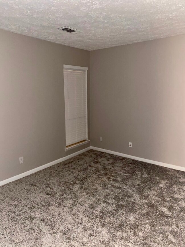 2nd Floor Bedroom - 1131 Roselawn Ln SE Unit 1131