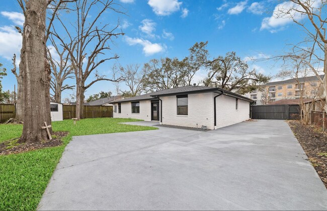 Photo - 1830 Locksford St